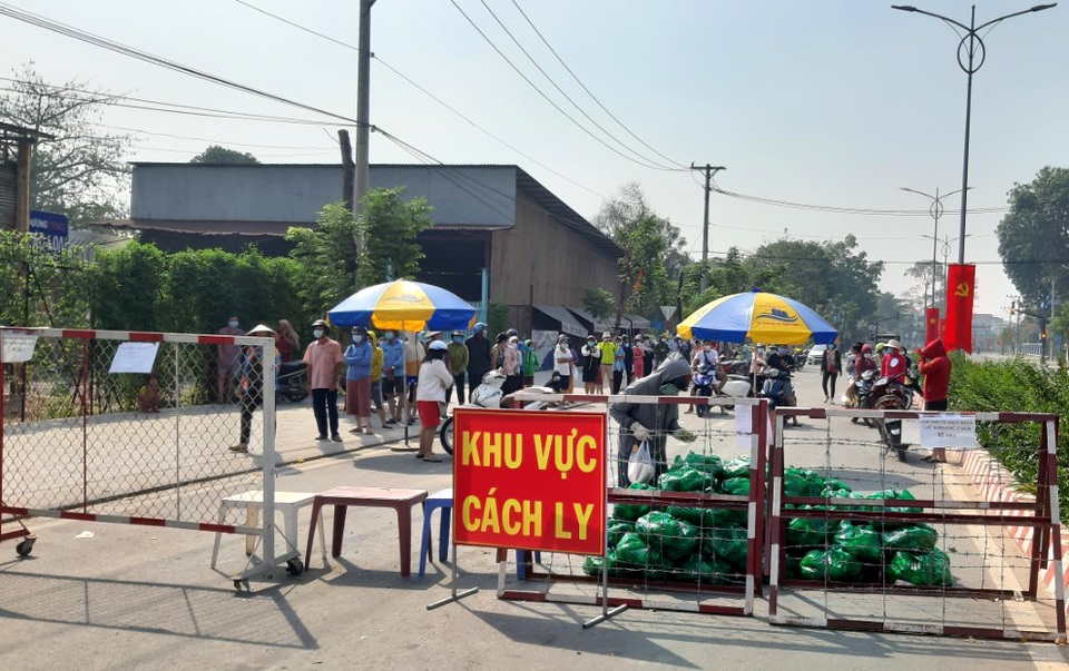 Bệnh nhân 1886 nhiều lần đi bán gà quanh chợ, ăn tất niên, đi siêu thị - 2 Bệnh nhân 1886 nhiều lần đi bán gà quanh chợ, ăn tất niên, đi siêu thị - 2