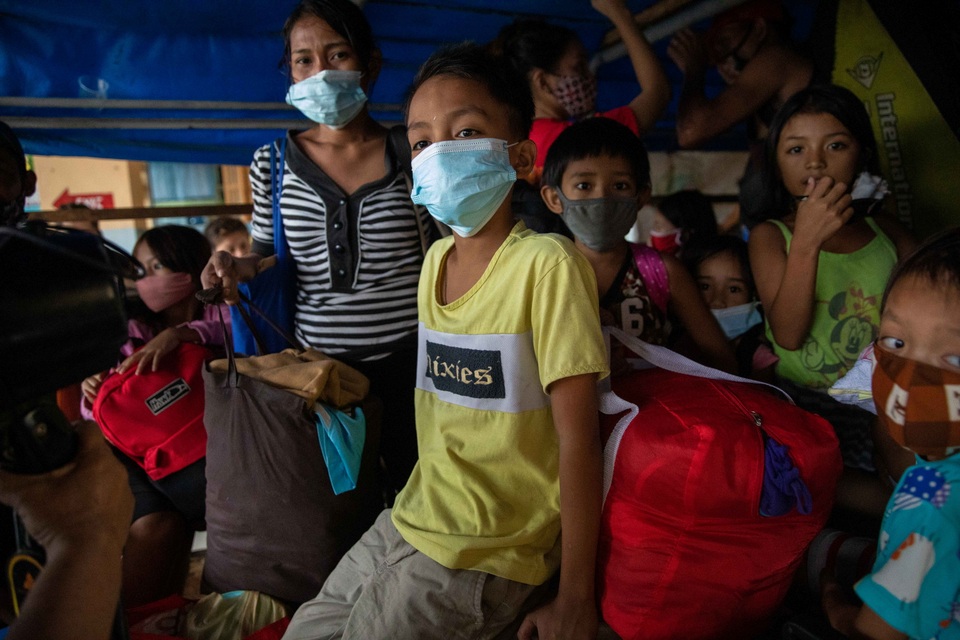 Philippines “oằn mình” hứng bão Vamco - 2 Philippines “oằn mình” hứng bão Vamco - 2