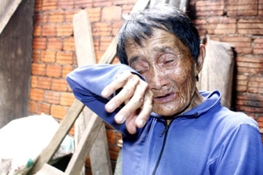 Điêu tàn sau cơn bão kép