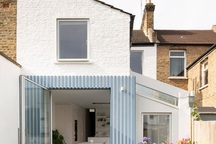 Nhà bếp cũ kỹ lột xác đáng kinh ngạc sau khi cải tạo chỉ nhờ mẹo đơn giản