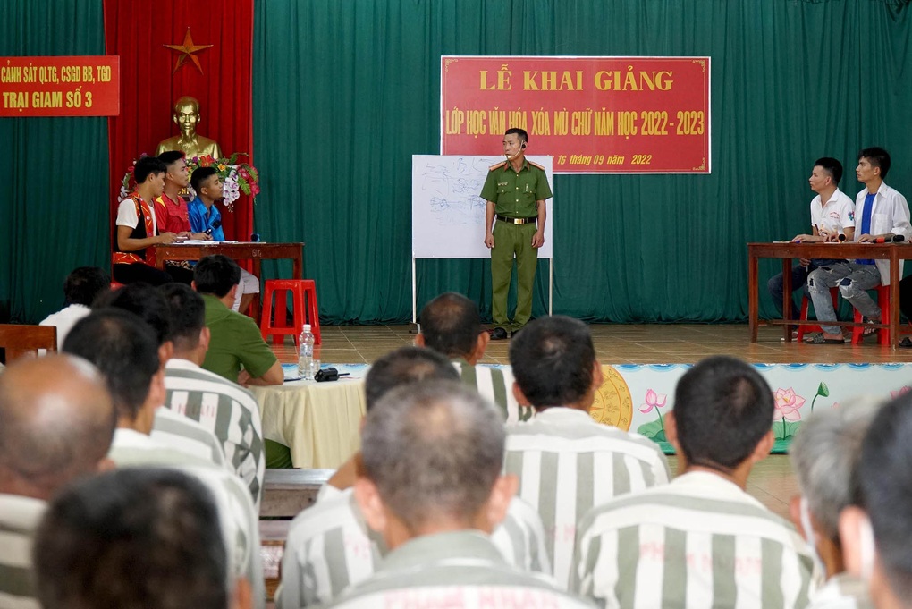 Công tác xã hội trong việc hỗ trợ những phận đời lầm lỗi - 1 Công tác xã hội trong việc hỗ trợ những phận đời lầm lỗi - 1