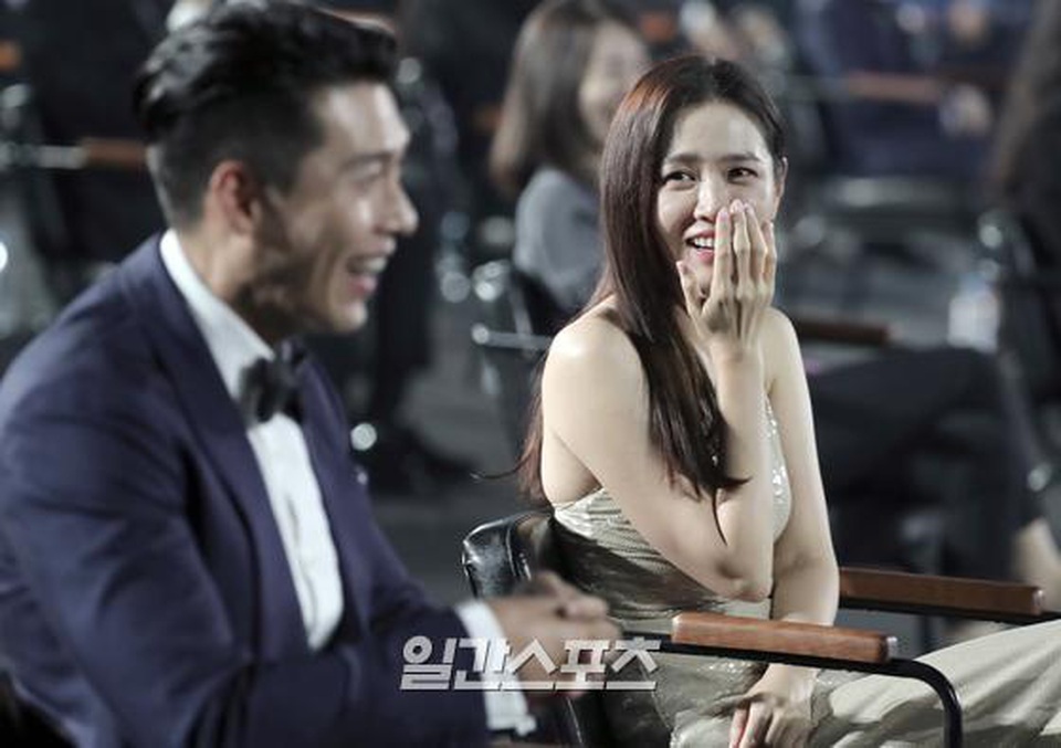 Choáng trước độ giàu có của cặp đôi Son Ye Jin và Hyun Bin - 8 Choáng trước độ giàu có của cặp đôi Son Ye Jin và Hyun Bin - 8