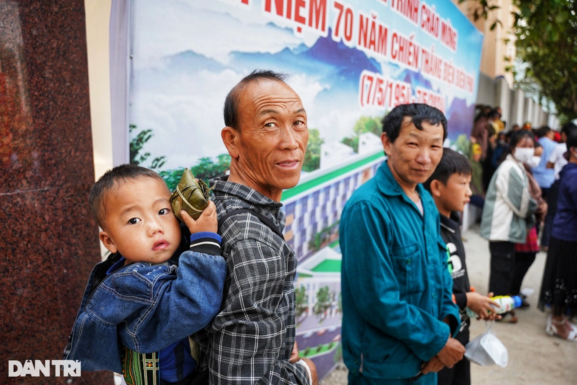 Cuộc tề tựu đồng bào trong ngày vui nhất miền Tây Bắc - 5