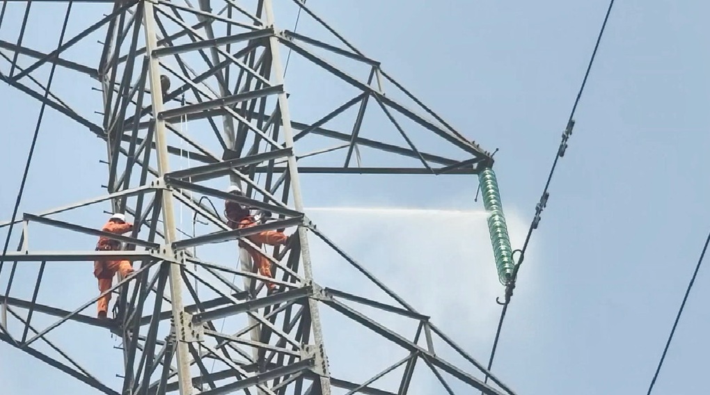 Đảm bảo vận hành lưới điện khi thi công cao tốc Bắc - Nam tại Phú Yên - 3 Đảm bảo vận hành lưới điện khi thi công cao tốc Bắc - Nam tại Phú Yên - 3