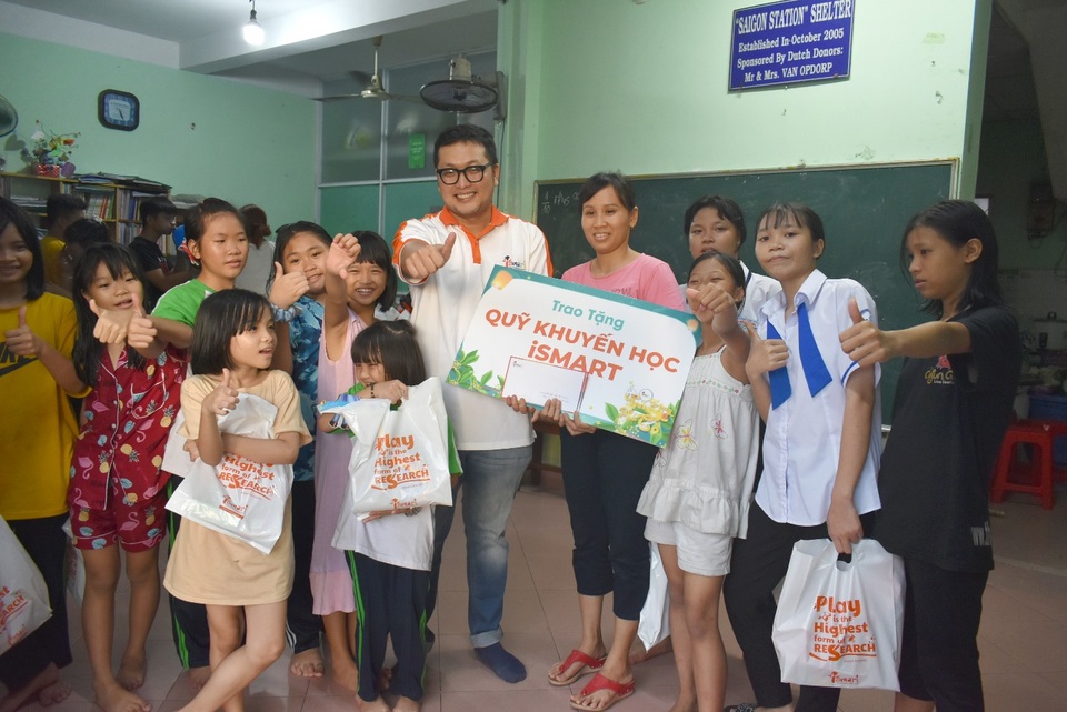 iSMART Education mang Tết Trung thu đến với 150 trẻ cơ nhỡ - 2 iSMART Education mang Tết Trung thu đến với 150 trẻ cơ nhỡ - 2