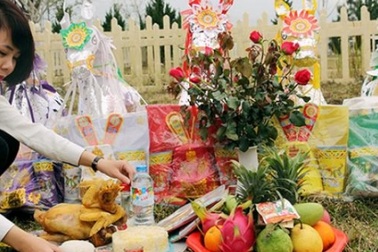 Dịch vụ cúng giỗ online “sốt” tháng “cô hồn”