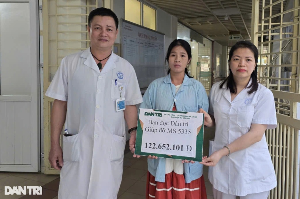 Bạn đọc giúp đỡ người đàn ông bị bỏng điện mất tay phải hơn 180 triệu đồng - 1 Bạn đọc giúp đỡ người đàn ông bị bỏng điện mất tay phải hơn 180 triệu đồng - 1