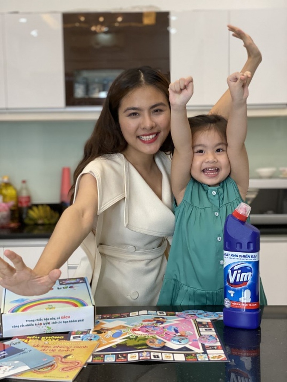 Giáo dục ý thức trẻ, chìa khóa để “giải cứu” nhà vệ sinh bẩn - 3 Giáo dục ý thức trẻ, chìa khóa để “giải cứu” nhà vệ sinh bẩn - 3