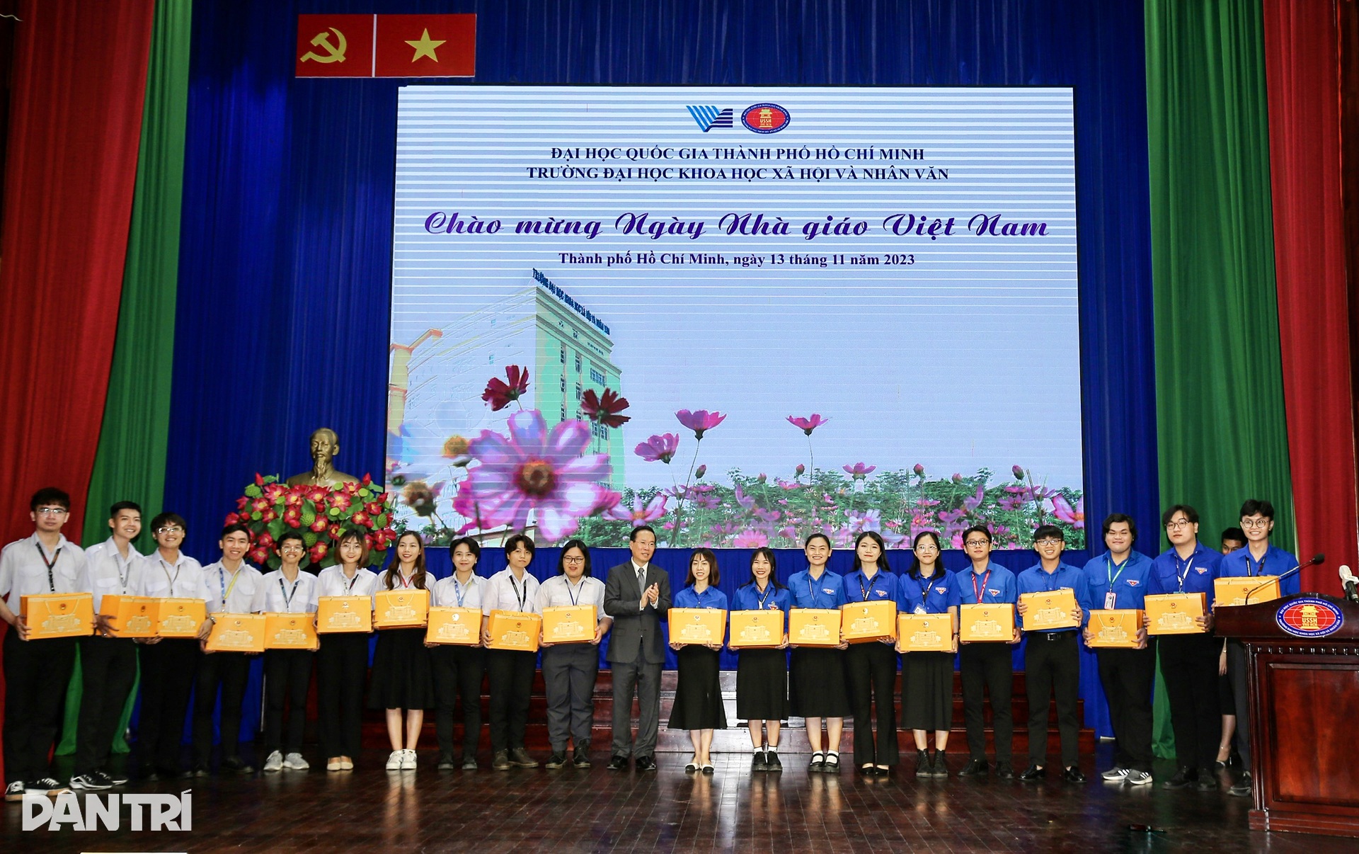 Chủ tịch nước Võ Văn Thưởng thăm lại trường xưa, thầy giáo cũ nhân 20/11 - 7 Chủ tịch nước Võ Văn Thưởng thăm lại trường xưa, thầy giáo cũ nhân 20/11 - 7