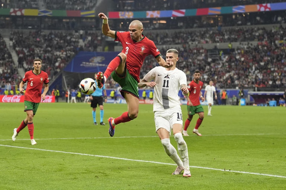 Nước mắt Ronaldo, nỗi khổ Bồ Đào Nha tại Euro 2024 - 2 Nước mắt Ronaldo, nỗi khổ Bồ Đào Nha tại Euro 2024 - 2