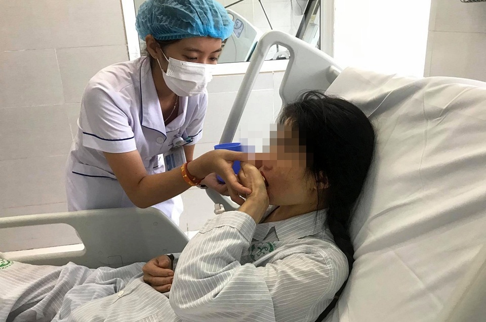 Người phụ nữ hồi sinh kỳ diệu dù ngừng tim 60 phút, sốc điện 2 lần - 3 Người phụ nữ hồi sinh kỳ diệu dù ngừng tim 60 phút, sốc điện 2 lần - 3
