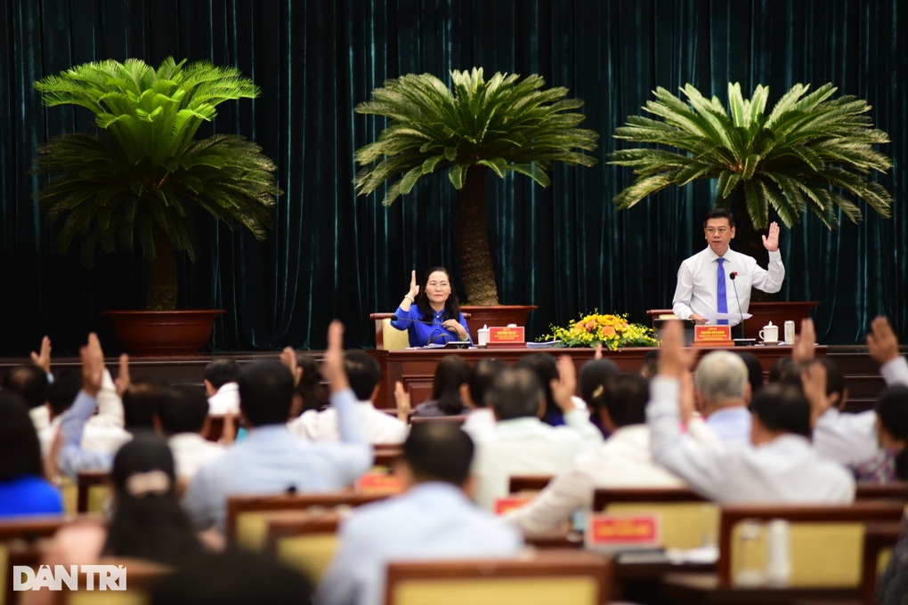Người có đất tại TPHCM phải đóng thêm tiền khi làm sổ hồng, sổ đỏ - 1 Người có đất tại TPHCM phải đóng thêm tiền khi làm sổ hồng, sổ đỏ - 1