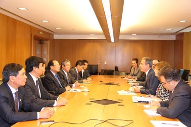 Bộ trưởng Hoàng Tuấn Anh gửi tặng Truyện Kiều tới Tổng thống Obama