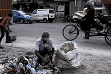 Ấn Độ cân nhắc chính sách "tiền lương cơ bản"