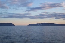 Hai hòn đảo kỳ lạ nơi con người có thể "du hành ngược thời gian"