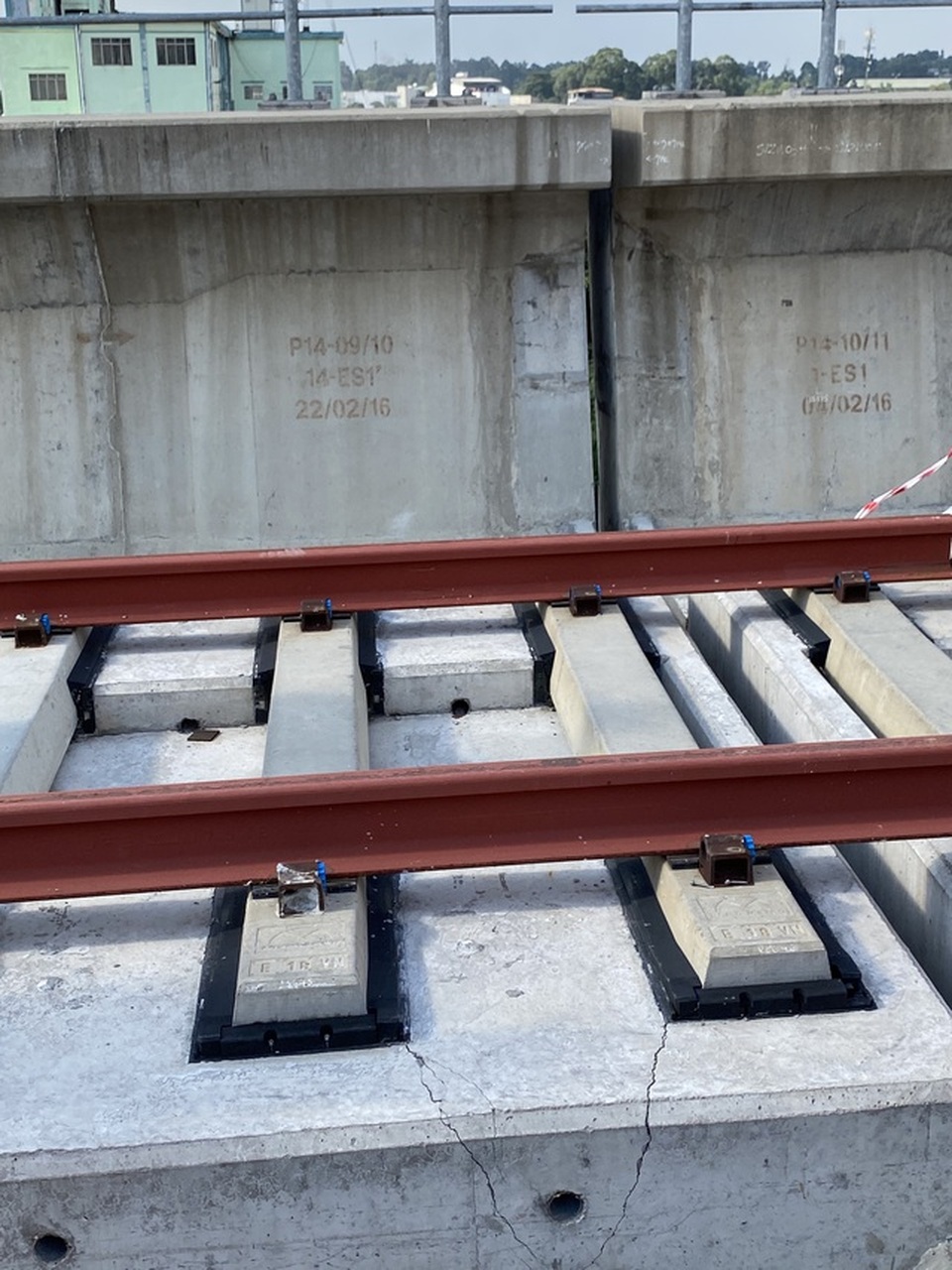Phát hiện thêm 4 gối cao su dầm cầu metro số 1 bị xê dịch - 2 Phát hiện thêm 4 gối cao su dầm cầu metro số 1 bị xê dịch - 2