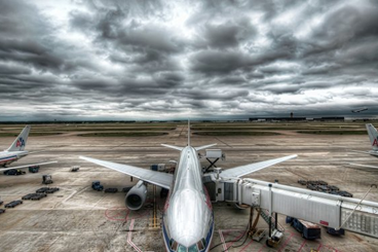 Hàng không Pháp sắp thay giao dịch viên bằng robot