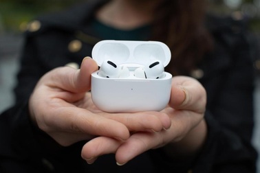 Bất ngờ AirPods Pro chính hãng rẻ hơn cả hàng xách tay