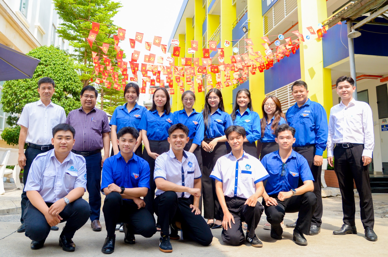 A group of handsome men and beautiful women were carefully selected to participate in the April 30th parade - 11 Dàn trai xinh, gái đẹp được tuyển chọn gắt gao tham gia diễu binh 30/4 - 11