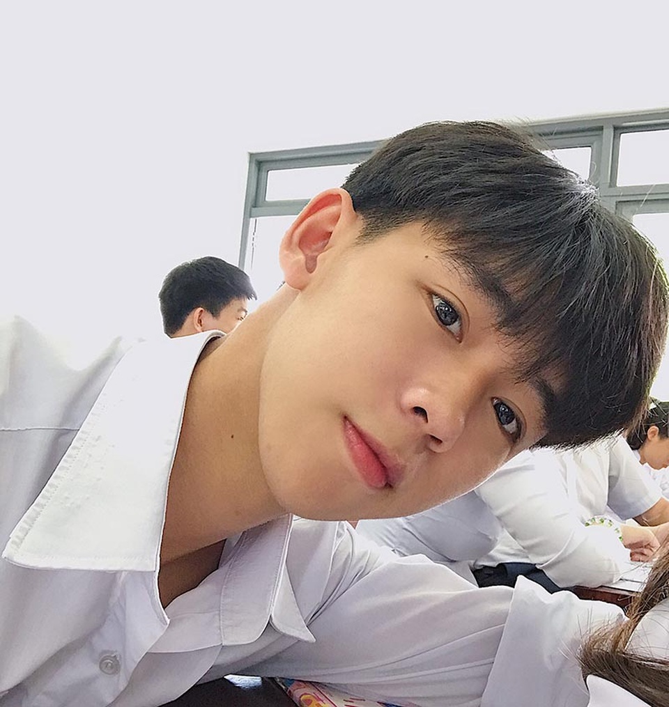 Nam sinh 18 tuổi sở hữu cơ bụng 6 múi đẹp như người mẫu - 6 Nam sinh 18 tuổi sở hữu cơ bụng 6 múi đẹp như người mẫu - 6