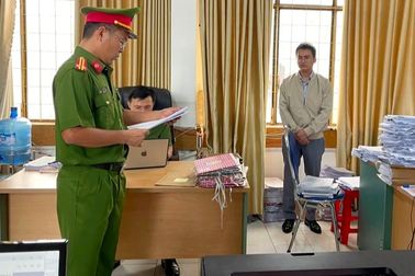Nhân viên Văn phòng Đăng ký đất đai tỉnh Gia Lai bị tạm giữ vì nhận hối lộ
