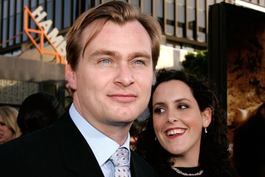 Đạo diễn Christopher Nolan "sang nhờ vợ", yêu từ cái nhìn đầu tiên