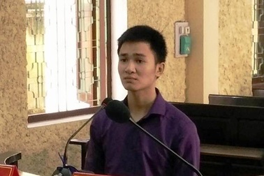 Mang súng đi bắn đối thủ để bênh anh cùng cha khác mẹ