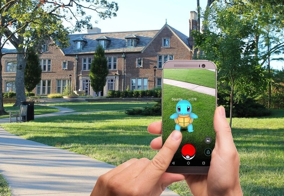 Bất chấp lệnh phong tỏa vì Covid-19, cụ ông vẫn liều lĩnh đi “săn” Pokemon - 1 Bất chấp lệnh phong tỏa vì Covid-19, cụ ông vẫn liều lĩnh đi “săn” Pokemon - 1