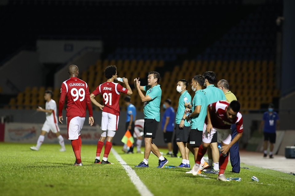 Hậu vệ Bùi Tiến Dũng toả sáng, CLB Viettel vào chung kết cúp Quốc gia - 3 Hậu vệ Bùi Tiến Dũng toả sáng, CLB Viettel vào chung kết cúp Quốc gia - 3