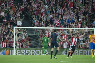 Chiêm ngưỡng pha làm bàn từ cự ly 50m nhấn chìm Barca