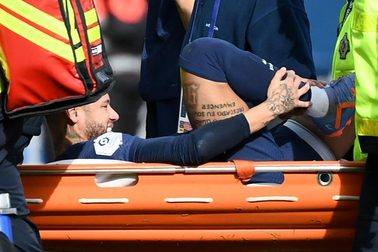Neymar chấn thương nặng, PSG tổn thất lớn trước trận quyết đấu Bayern