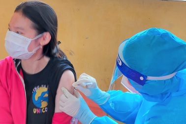 Sóc Trăng: Ngày đầu tiêm vaccine sức khỏe của học sinh rất ổn định
