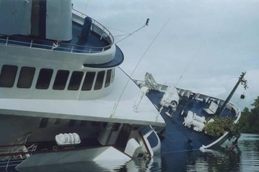 Con tàu mục rữa, nằm rỉ sét suốt hàng chục năm vẫn thu về "tiền khủng"