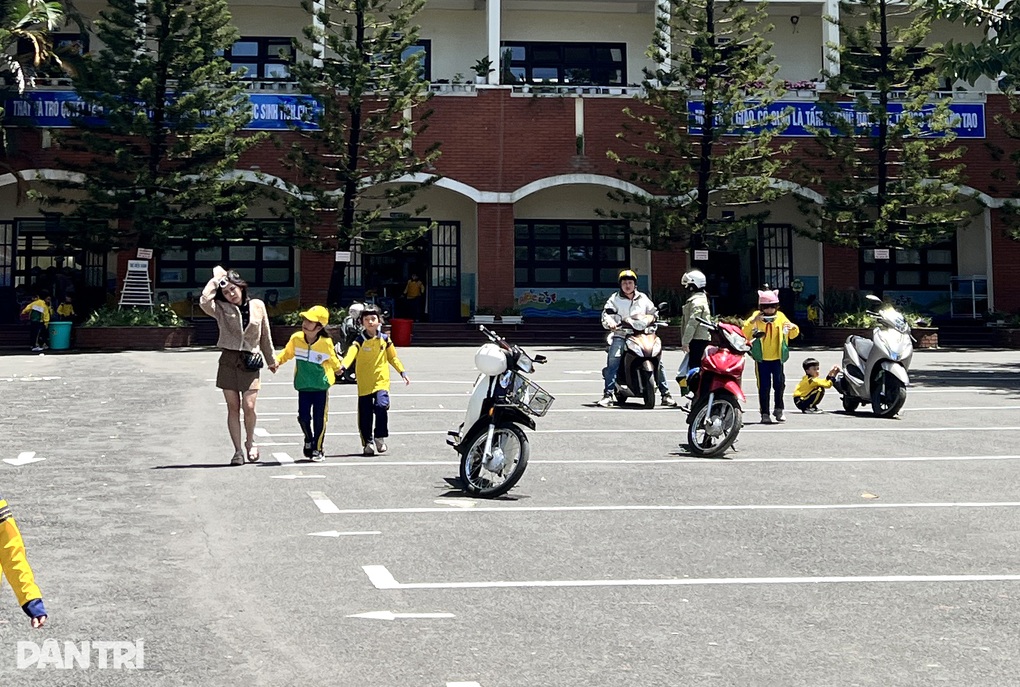 Làm rõ phản ánh suất ăn tại trường học ở Lâm Đồng không đảm bảo chất lượng - 2 Làm rõ phản ánh suất ăn tại trường học ở Lâm Đồng không đảm bảo chất lượng - 2