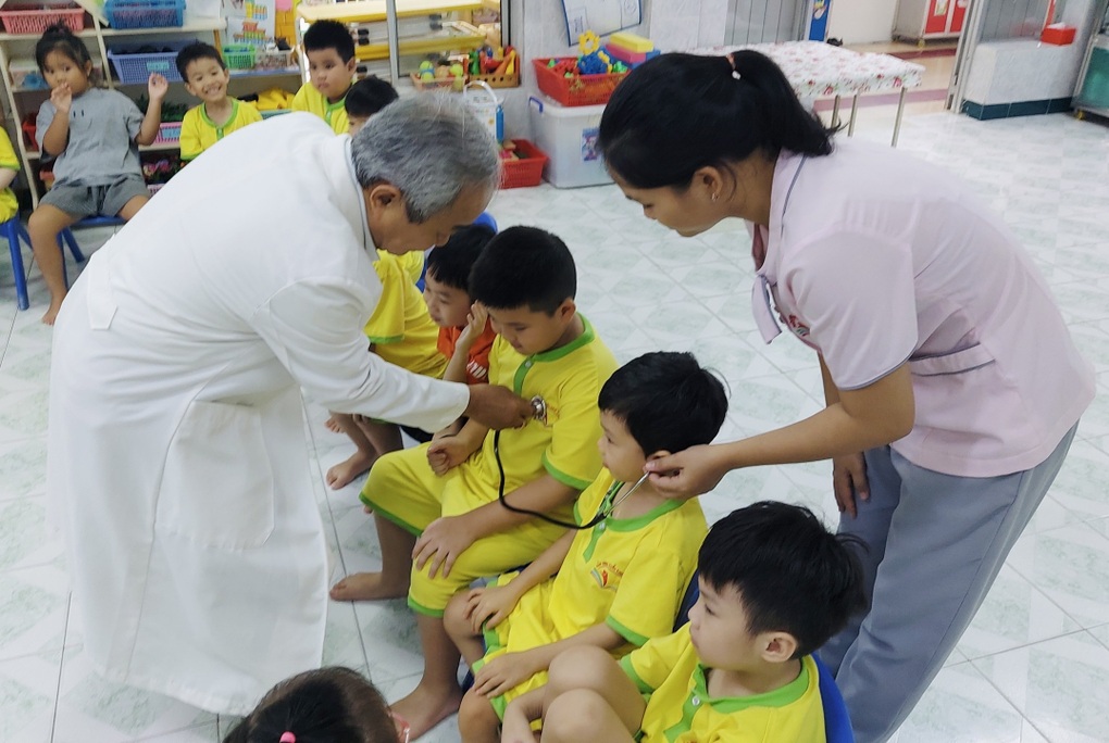 Ông nội, bà ngoại... vào trường mầm non ở TPHCM để dạy học - 2 Ông nội, bà ngoại... vào trường mầm non ở TPHCM để dạy học - 2