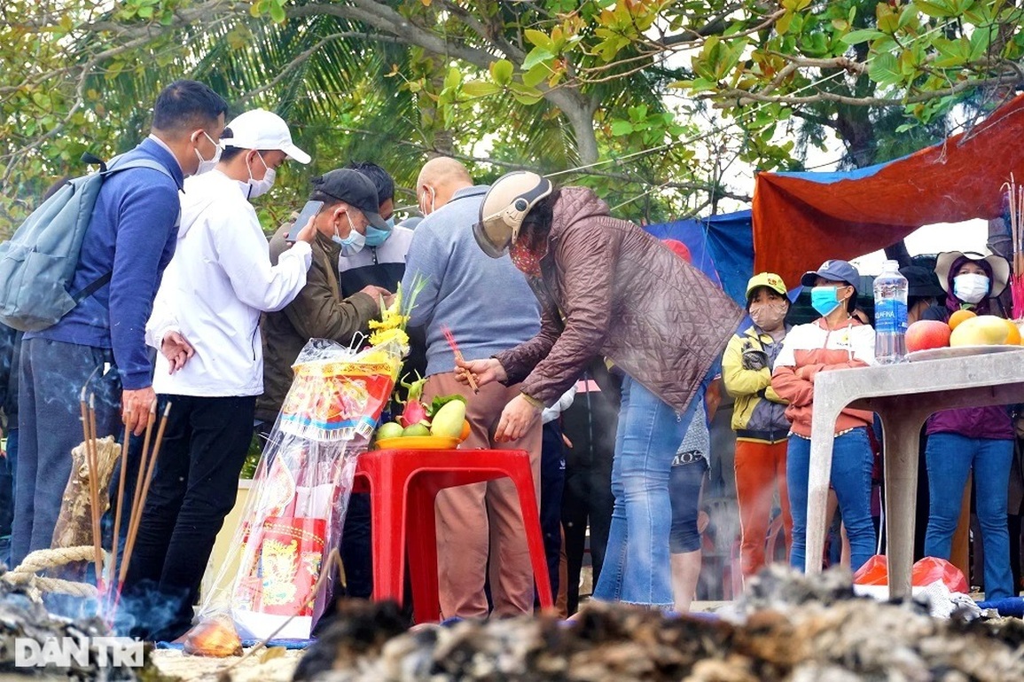 Người lái ca nô bị lật chìm khiến 15 người tử nạn nói gì? - 5 Người lái ca nô bị lật chìm khiến 15 người tử nạn nói gì? - 5