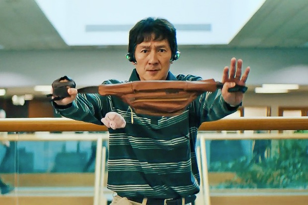 Từ cái xô đựng tất cả những ý tưởng lạc lối tới 7 giải Oscar 2023 - 4 Từ cái xô đựng tất cả những ý tưởng lạc lối tới 7 giải Oscar 2023 - 4