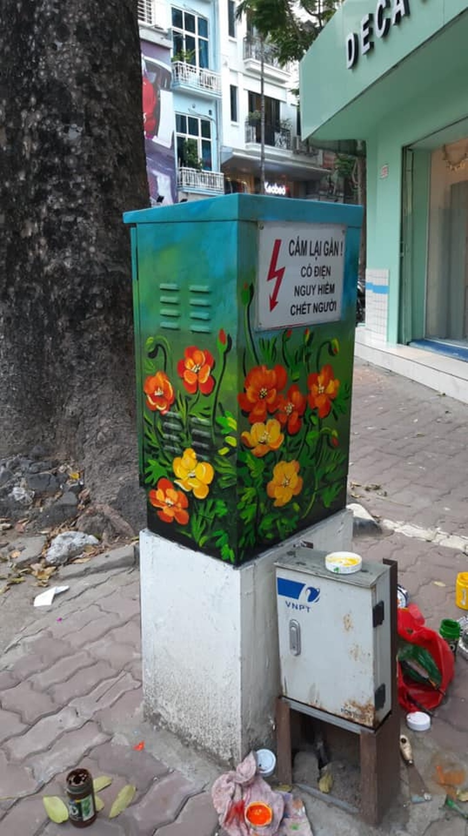 Sự thật đằng sau bức ảnh tài xế công nghệ ngồi vẽ tranh giữa đường phố Hà Nội - 3 Sự thật đằng sau bức ảnh tài xế công nghệ ngồi vẽ tranh giữa đường phố Hà Nội - 3