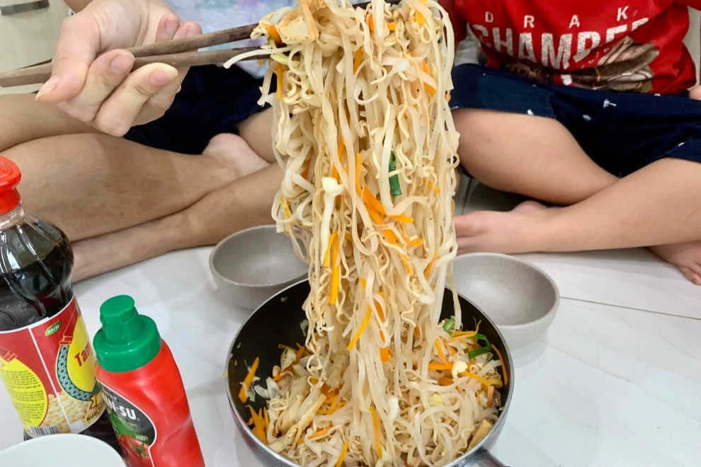 Dân công sở giữa mùa dịch: Ngoài tưởng ổn, trong đã liêu xiêu - 3 Dân công sở giữa mùa dịch: Ngoài tưởng ổn, trong đã liêu xiêu - 3