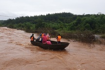 4 người chết và mất tích vì mưa lũ nặng nề