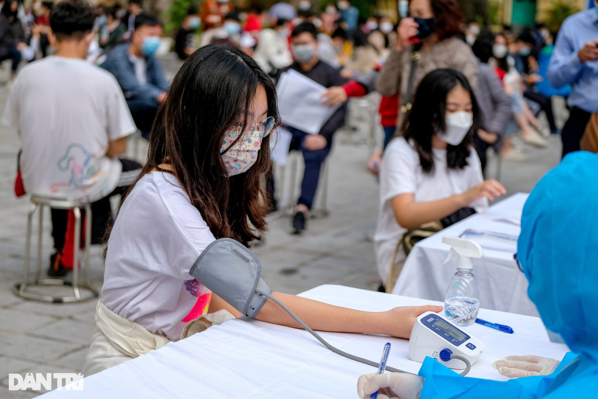 Hà Nội đồng loạt tiêm vaccine ngừa Covid-19 cho trẻ trong nhóm 14 tuổi - 7 Hà Nội đồng loạt tiêm vaccine ngừa Covid-19 cho trẻ trong nhóm 14 tuổi - 7