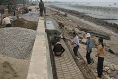 “Bòn rút” hàng trăm triệu đồng, sao chưa bị xử lí?