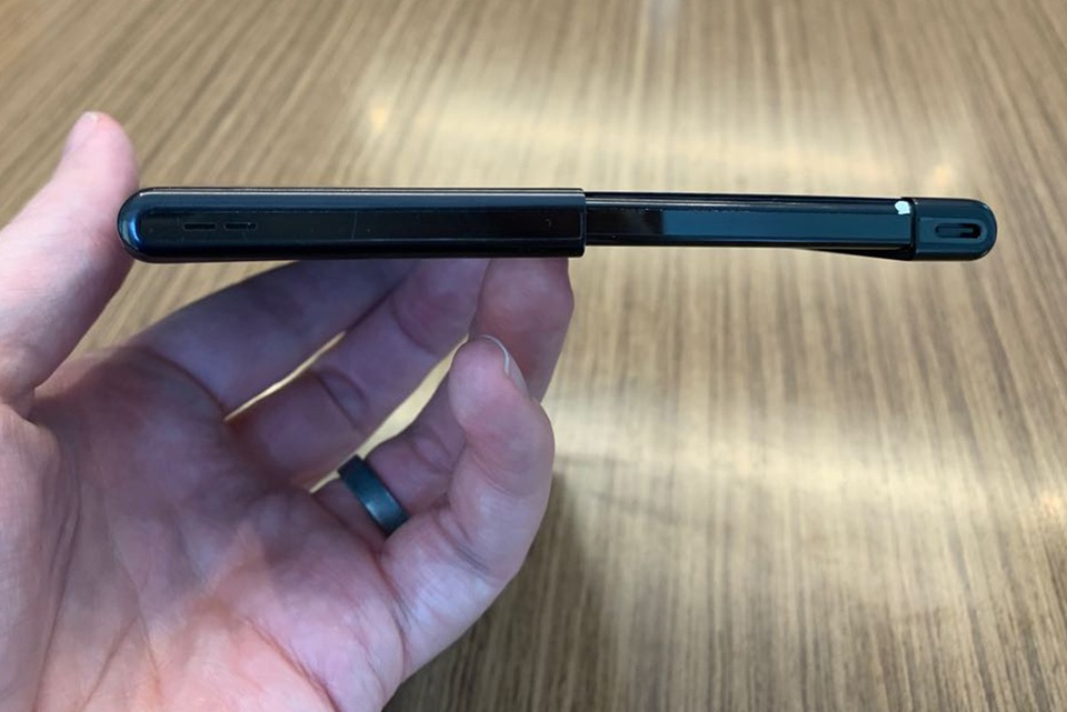 Cận cảnh smartphone màn hình gập 3 và smartphone trượt để mở rộng màn hình - 14 Cận cảnh smartphone màn hình gập 3 và smartphone trượt để mở rộng màn hình - 14