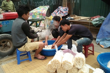 Trở về tuổi thơ với bỏng gạo dân dã giữa Thủ đô