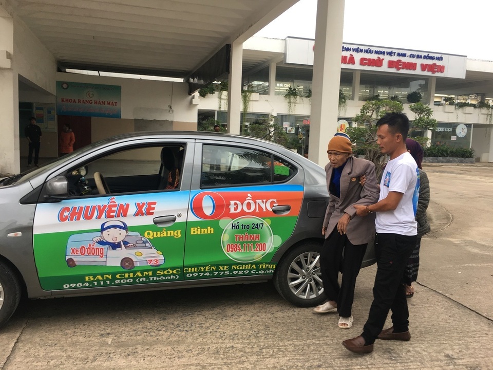 Ấm lòng những “chuyến xe 0 đồng” chở bệnh nhân nghèo của anh tài xế tốt bụng - 2 Ấm lòng những “chuyến xe 0 đồng” chở bệnh nhân nghèo của anh tài xế tốt bụng - 2