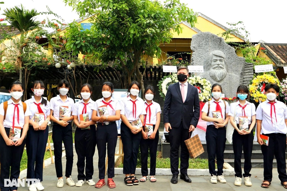 Tưởng niệm kiến trúc sư Kazik - ân nhân của phố cổ Hội An - 6 Tưởng niệm kiến trúc sư Kazik - ân nhân của phố cổ Hội An - 6