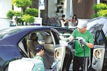 Covid-19 lan nhanh, bất ngờ dịch vụ này "hái ra tiền" tại Hà Nội