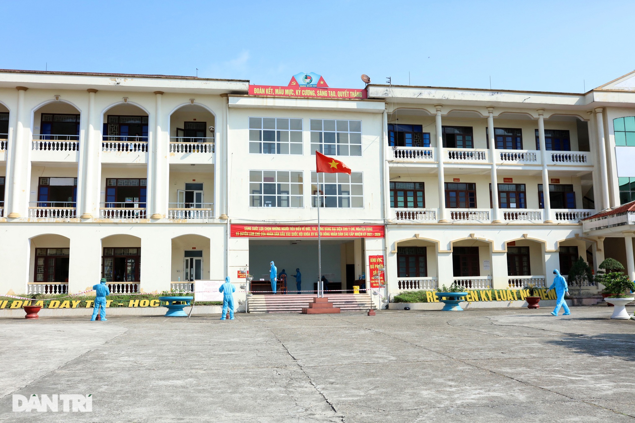 Bầu cử sớm ở các khu cách ly Bắc Ninh sáng nay diễn ra như thế nào? - 12