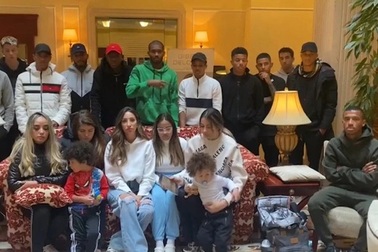 "Mắc kẹt" tại Ukraine, nhóm cầu thủ cuống cuồng tìm đường thoát thân