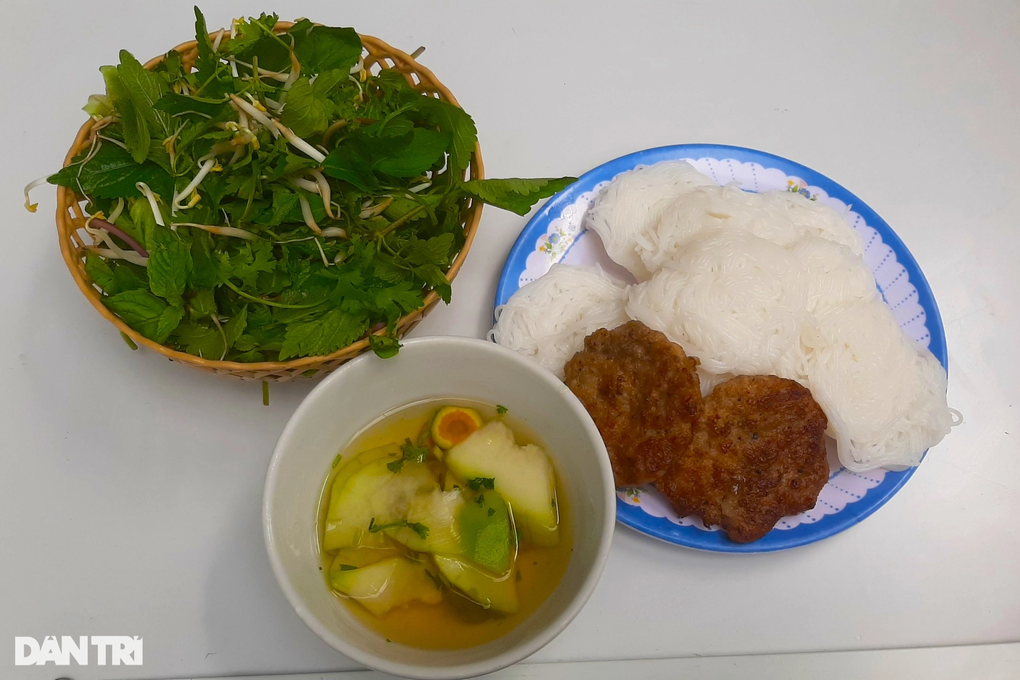 Vụ bún chả 35.000 đồng: Suất bún 2 cái chả ở Sầm Sơn có giá như thế nào? - 1 Vụ bún chả 35.000 đồng: Suất bún 2 cái chả ở Sầm Sơn có giá như thế nào? - 1